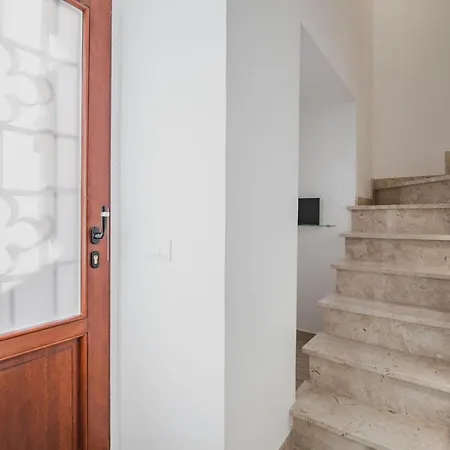 Modern Duplex With Balcony By Wonderful Italy *